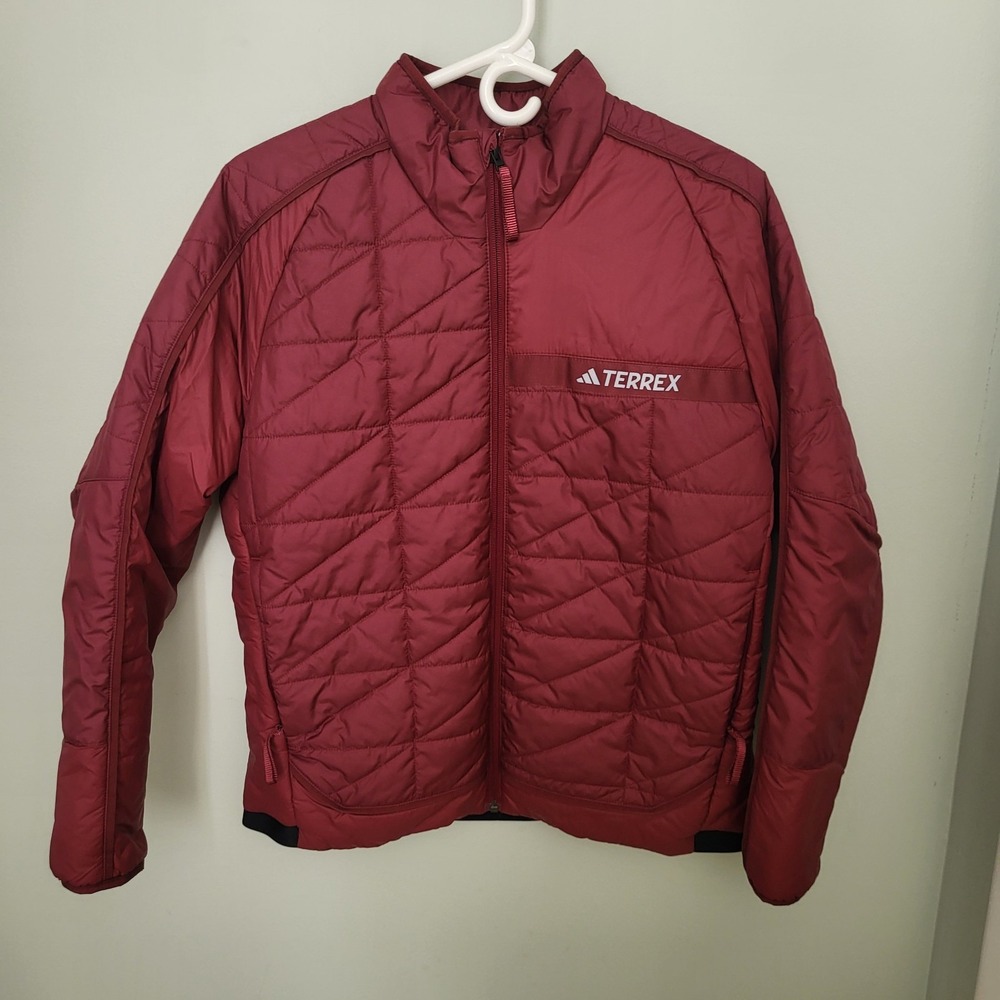 Adidas‎ Terrex Women Large Insulated Jacket in a red Burgundy Quilted Packable